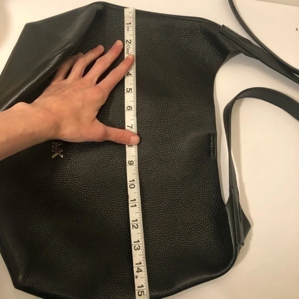 Michael Kors junie medium black hobo bag